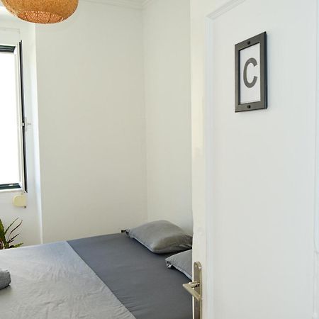 Central Lisbon Rooms In Palmira Shared Apartment For Surf Lovers Exterior foto