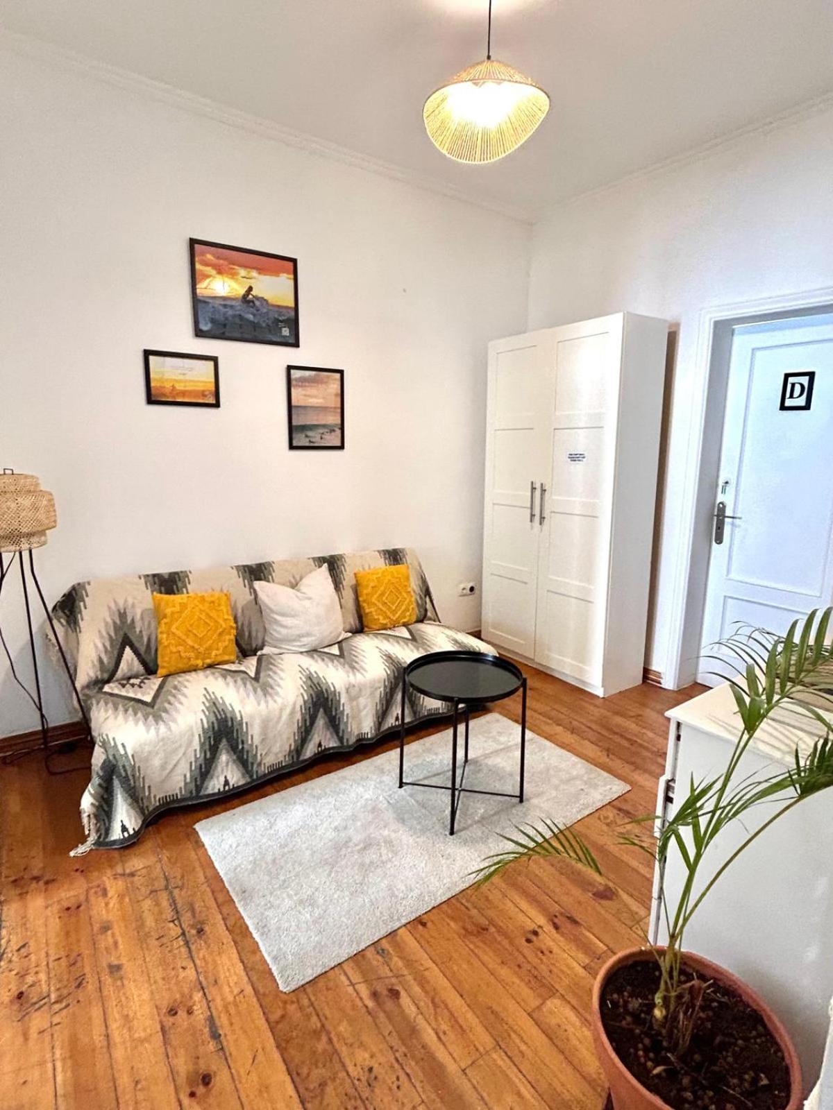 Central Lisbon Rooms In Palmira Shared Apartment For Surf Lovers Exterior foto