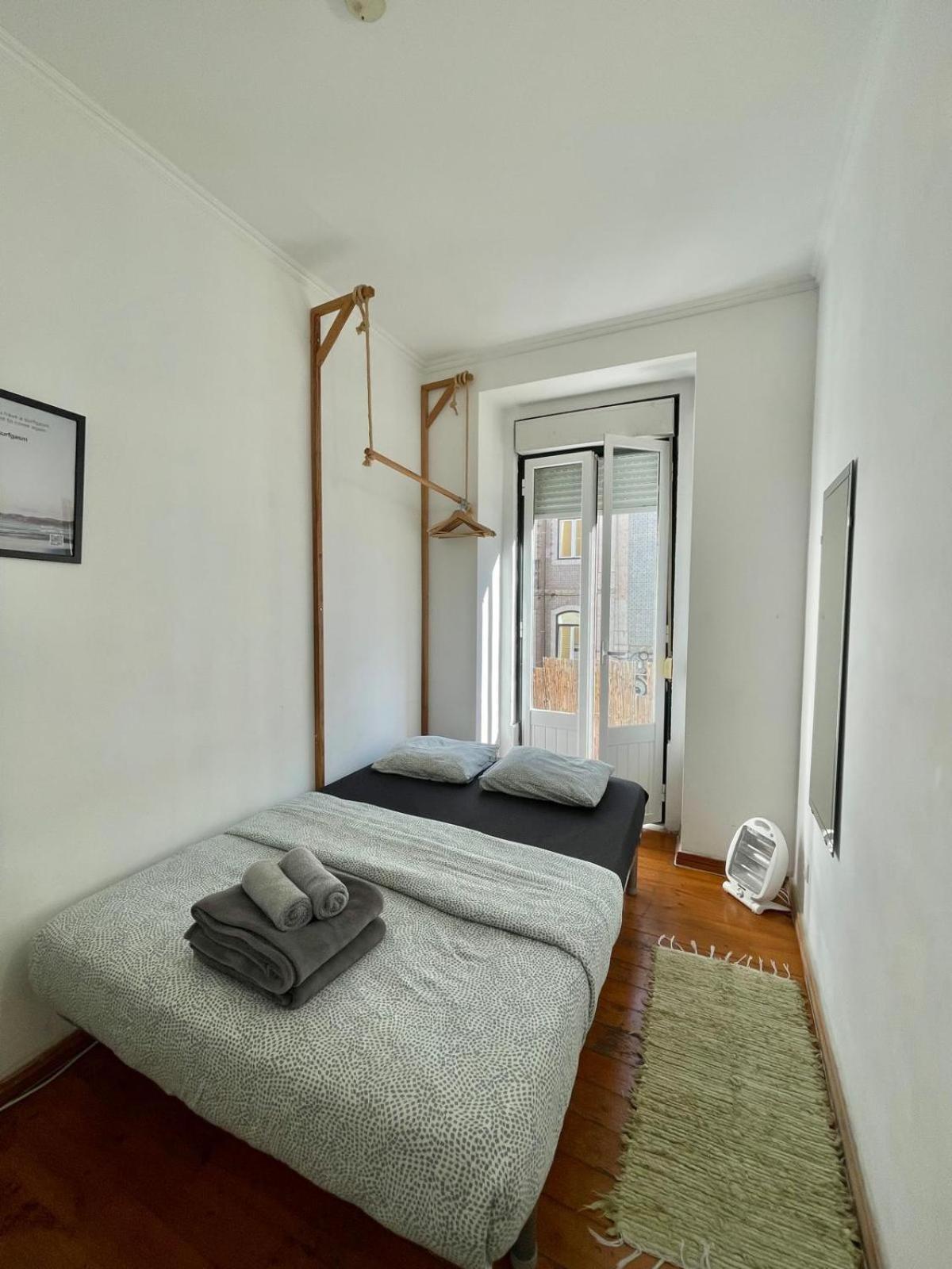 Central Lisbon Rooms In Palmira Shared Apartment For Surf Lovers Exterior foto
