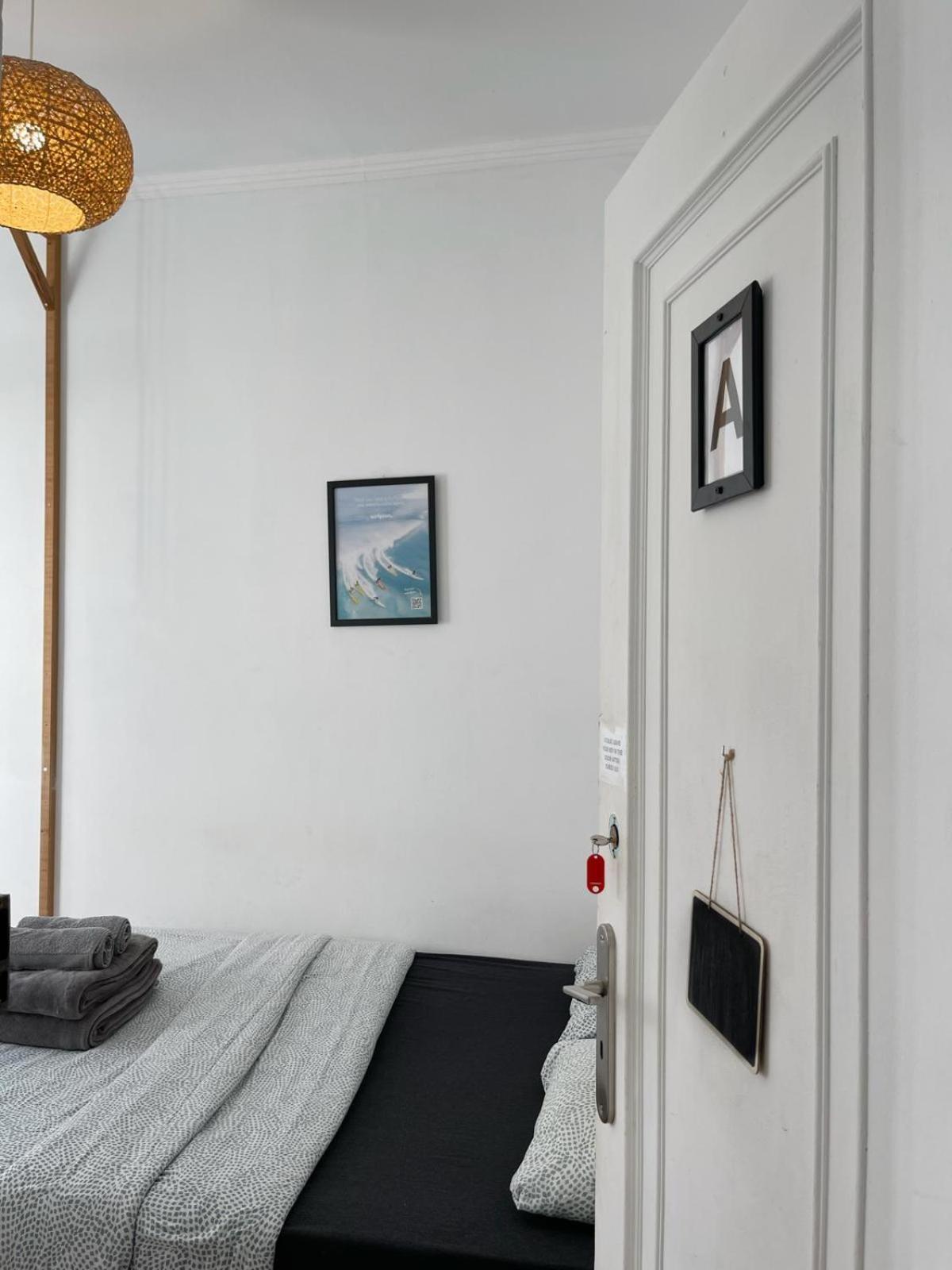 Central Lisbon Rooms In Palmira Shared Apartment For Surf Lovers Exterior foto