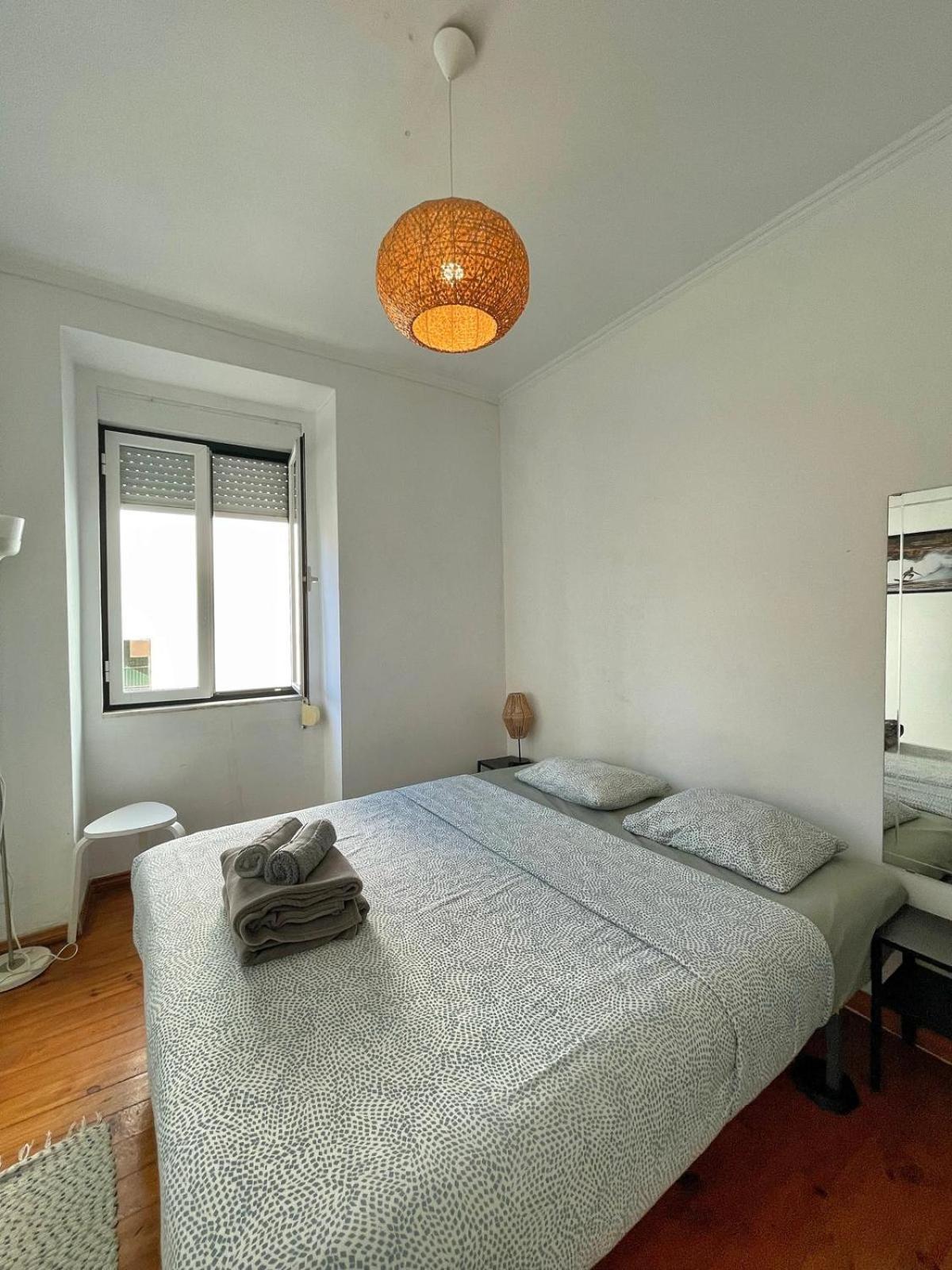Central Lisbon Rooms In Palmira Shared Apartment For Surf Lovers Exterior foto