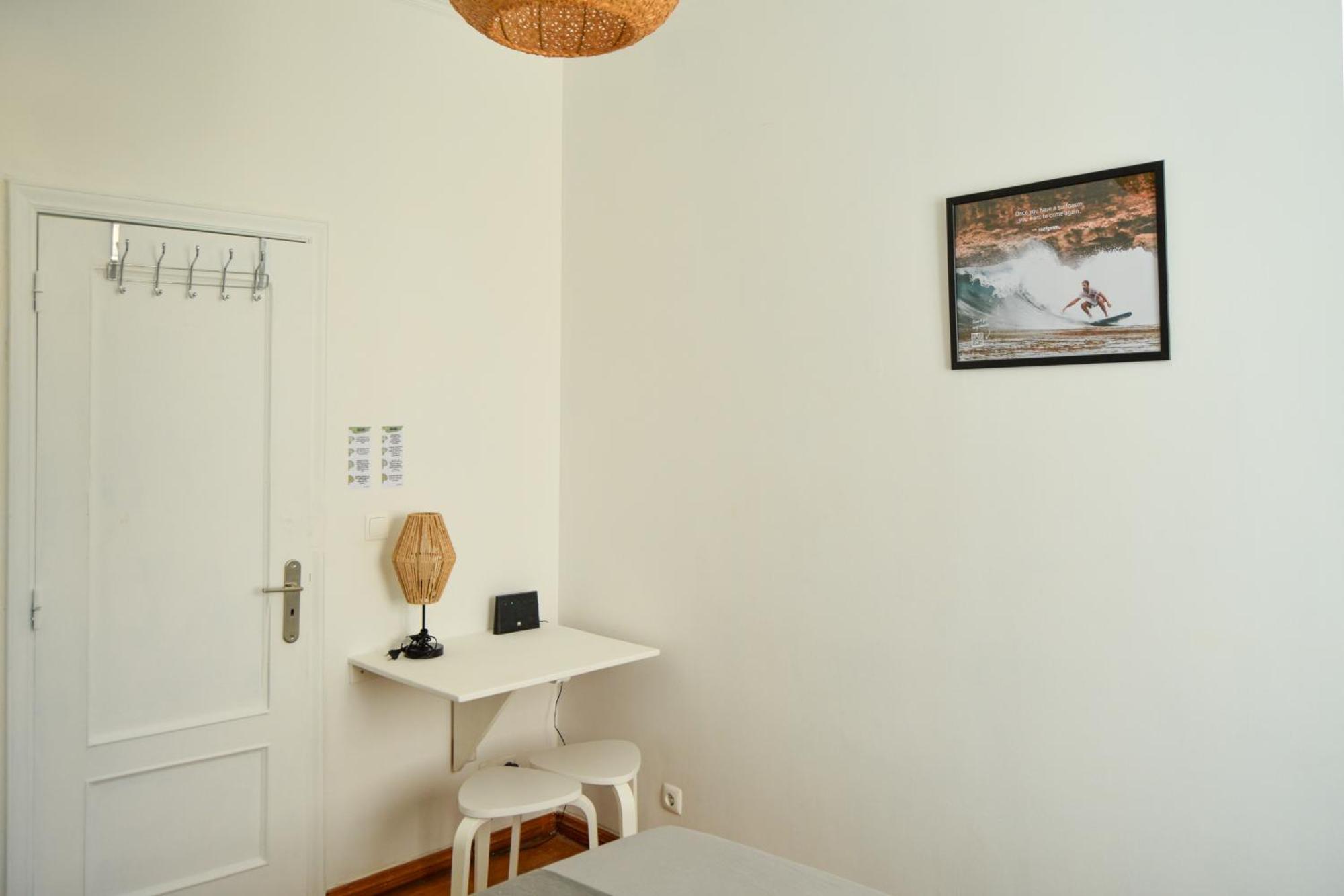 Central Lisbon Rooms In Palmira Shared Apartment For Surf Lovers Exterior foto