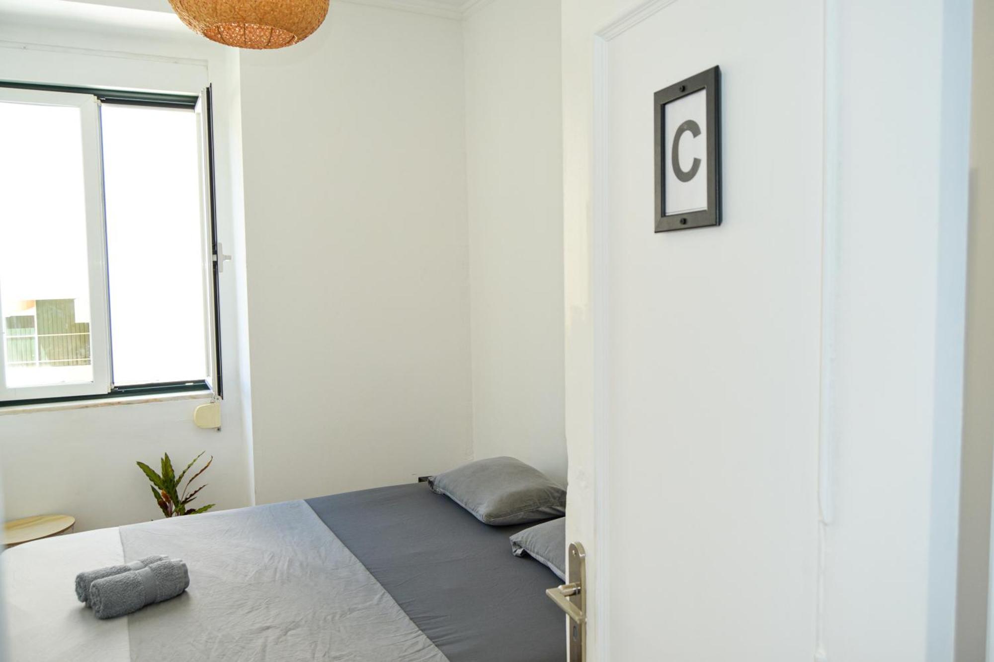 Central Lisbon Rooms In Palmira Shared Apartment For Surf Lovers Exterior foto