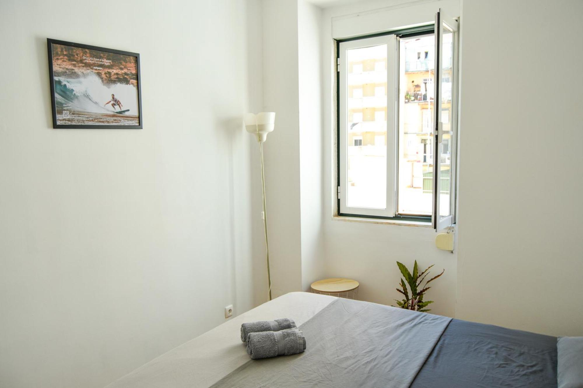 Central Lisbon Rooms In Palmira Shared Apartment For Surf Lovers Exterior foto
